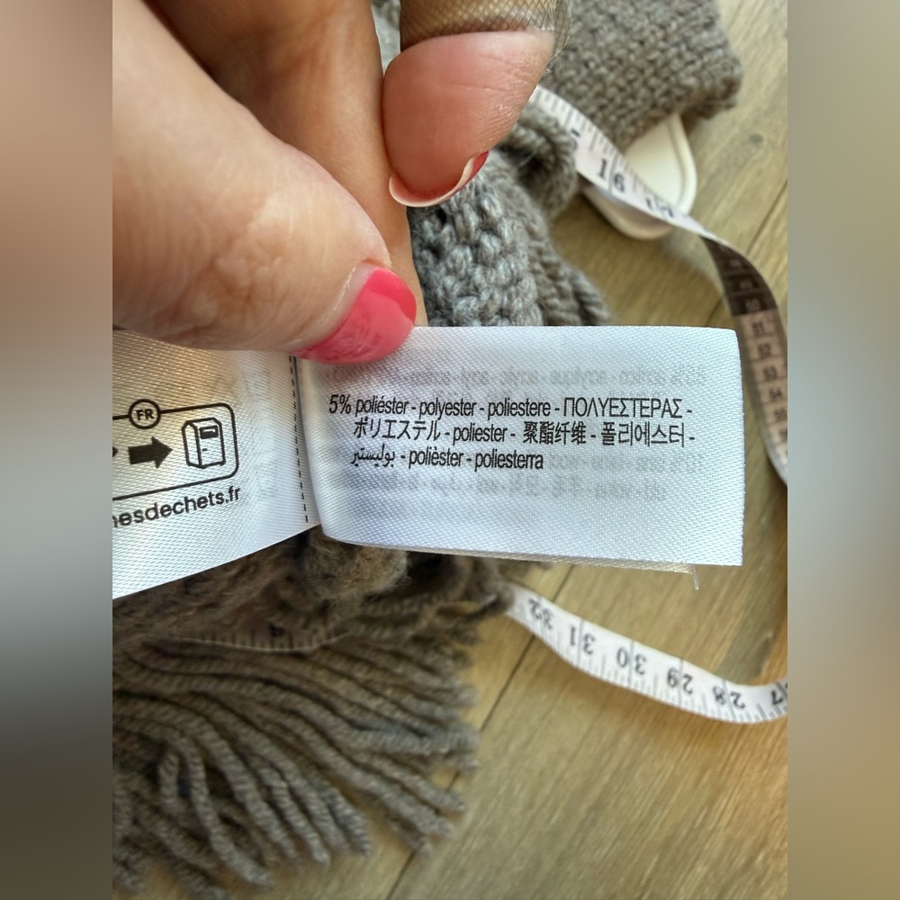 Fringed Sleeveless Knit Sweater Vest - Picture 10 of 12